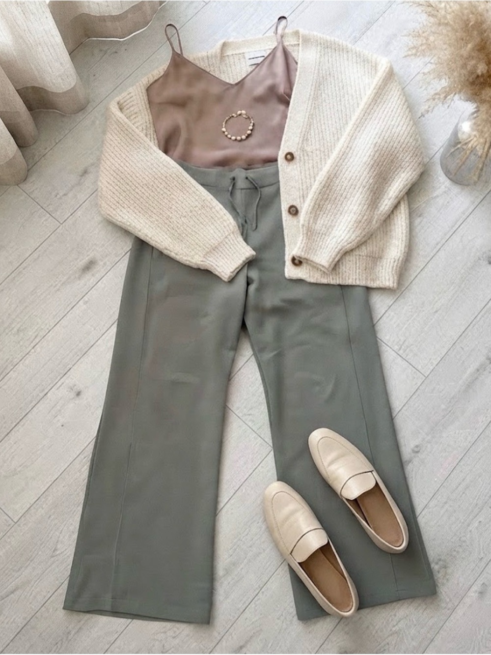 Women’s Wide-Leg lounge Pants in Sage Green